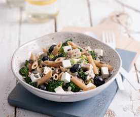 Pastasalat med kylling og feta (2500 kcal)