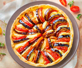 Torta salata con melanzane e pomodoro