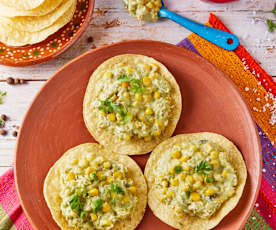 Tostadas de Pollo con Rajas