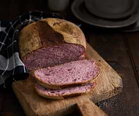 Pão de batata-doce roxa