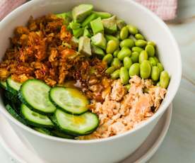 Sałatka z chrupiącym ryżem i łososiem (TM6, TM7)