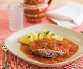 Bifes de atum com molho de tomate