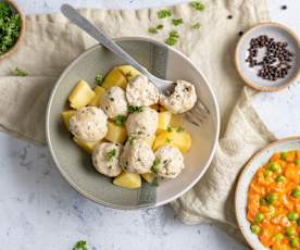 Pulpety z ziemniakami; Marchewka z groszkiem na ciepło