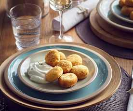 Crocchette di ricotta e menta con salsa allo yogurt