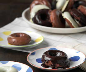 Rosquillas de bizcocho de chocolate