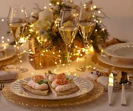 Focaccia ai cereali con mousse ai gamberi