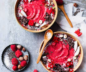 Raspberry Coconut Smoothie Bowl