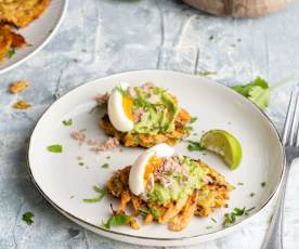 Buñuelos de Zanahoria con aguacate, Atún y Huevos