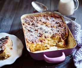 Pudding z czerstwego pieczywa z jabłkami i twarogiem