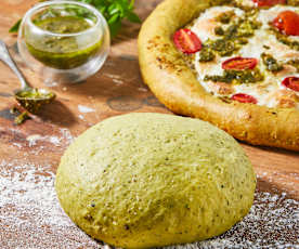 Ciasto na pizzę z pesto bazyliowym