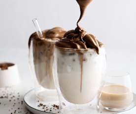 Καφές Dalgona με ζαχαρούχο γάλα