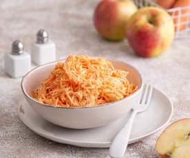 Surówka z marchewki, selera i jabłka (TM5)