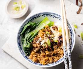 Riz sichuanais à la viande hachée et huile pimentée