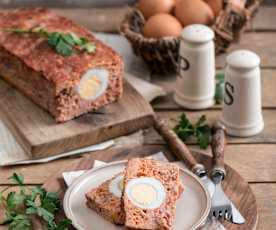 Klops z papryką i jajkiem