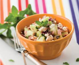 Salada de meloa, queijo feta e presunto