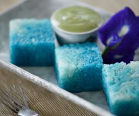 Pulut Tai Tai (Steamed Blue Glutinous Rice)