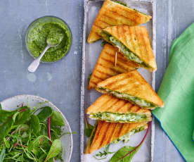 Croque-monsieur chèvre et pesto de basilic