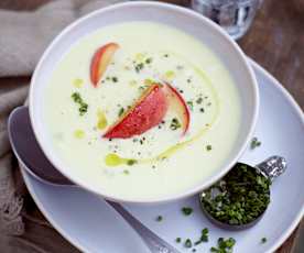 Apfel-Sellerie-Cremesuppe