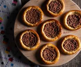 Cantık (Fladenbrote mit Hackfleisch)