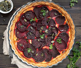 Tarta orkiszowa z serem feta i burakami