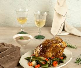 Arrosto di maiale con purea di mele e cipolle