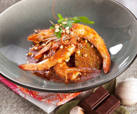 Langostinos con salsa al oporto y chocolate