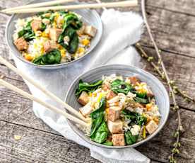 Riz aux légumes et tofu fumé