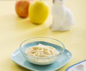 Kleik z kaszą manną, jabłkiem i mlekiem