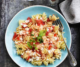 Pâtes à la feta, tomates et olives