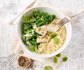 Grüne Hähnchen-Couscous-Bowl