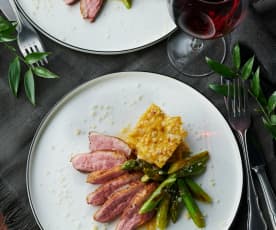 Entenbrust mit grünem Spargel und Polenta