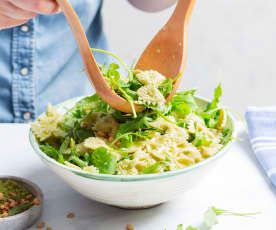 Ensalada de pasta con limón y parmesano