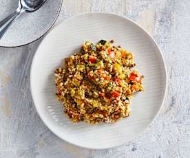 Insalata di cereali misti e verdure