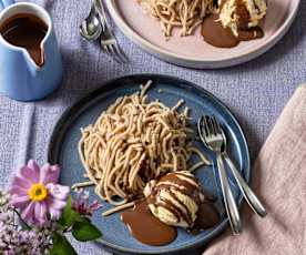 Maronireis mit Vanilleeis und Schokosauce