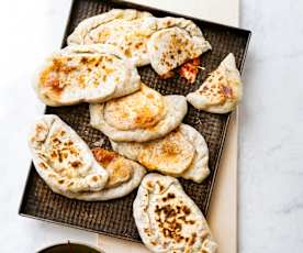 Petits chaussons à la tomate et au fromage de brebis