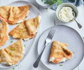 Crepes com salmão e queijo-creme