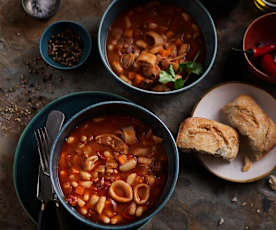 Calamari con chorizo e fagioli a Cottura Lenta