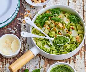 Pâtes fraîches, pesto d’épinards et amandes