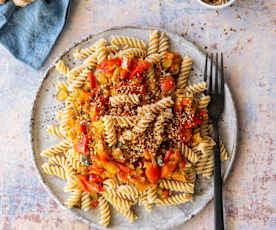 Makaron z warzywami w sosie teriyaki