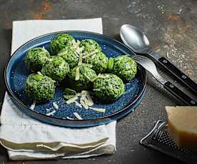 Gnocchi di pane con ricotta e spinaci