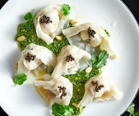 黄鱼馄饨青酱配鱼子酱