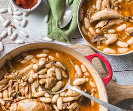 Fabas con setas de primavera y perdiz en cocción lenta