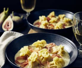 Sacchetti mit Serrano-Feigen-Füllung und Weißweinsauce