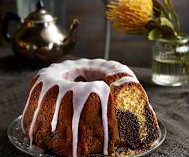 Mohngugelhupf mit Zitronenguss