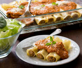 Cannelloni met varkensvlees en groentesaus