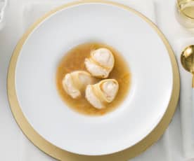 Sopa de galets rellenos de foie