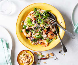 Ensalada templada de angulas de surimi y gambones