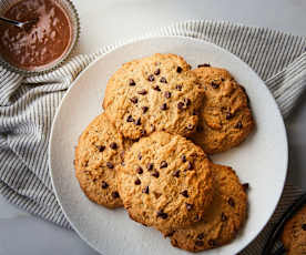 Biscottini con farina di castagne, nocciole e gocce di cioccolato