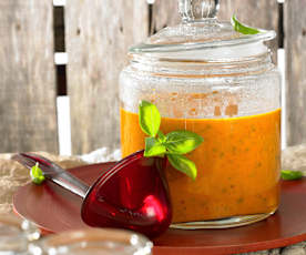 Tomatensuppe mit Orangensaft