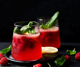 Frambuaz ve Fesleğenli Sangria